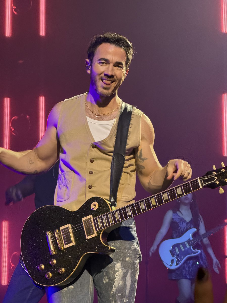 shane gray for cryn out loud ❤️🔥 tweet media