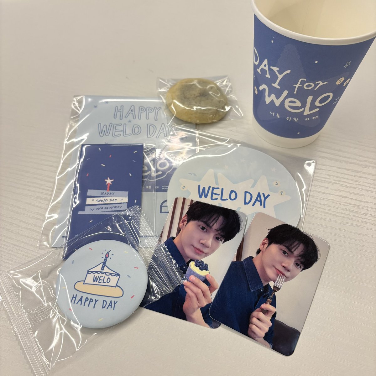 ong_zone's tweet photo. 최애 잘 두면 생기는 일: 내 생카 열어줌 https://t.co/w4jVJeIoUS