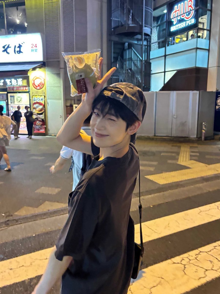 뚠삼이 tweet media