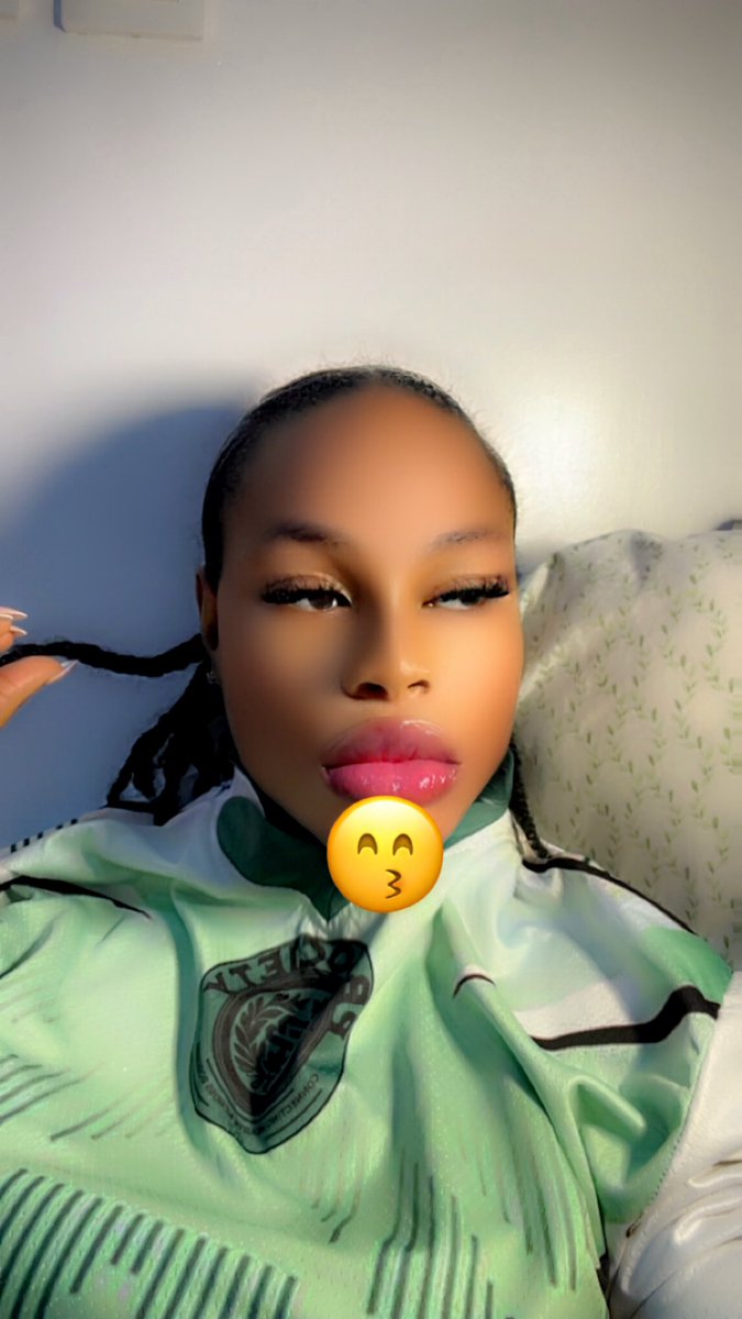 Prettybillyyy's tweet photo. Nasty lips for good head https://t.co/wSGL7GdnfY