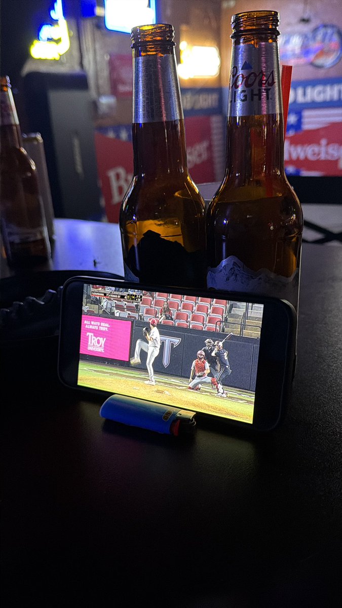 HolyGinobili's tweet photo. This game is gonna determine the rest of my night, I’m either getting fucked up or getting fucked up https://t.co/R9YTgdDXZa