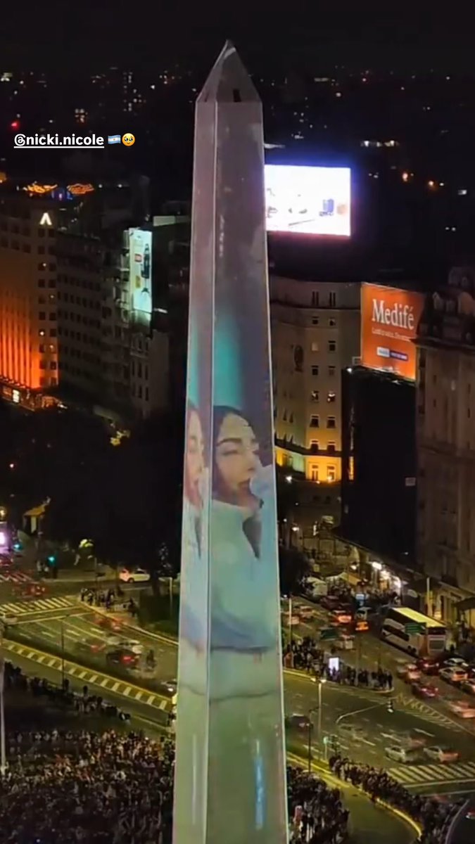 nickinicolemex's tweet photo. Nicki nicole  proyectada en el obelisco por el festejo de sus 90 años ⭐⭐⭐ https://t.co/cslbhWKM5S