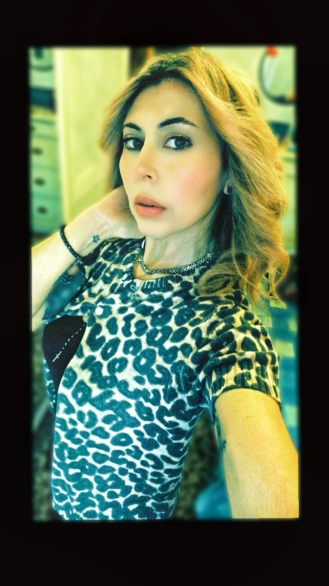 Miss Vivy 🐝 tweet media