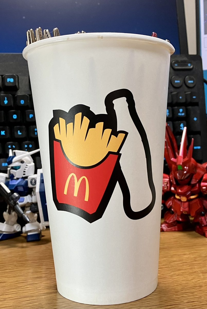 マクドナルド のデカいドリンクカップ、実物を見た瞬間に使い道が