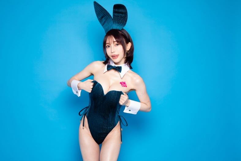 milkykeep's tweet photo. 6月20日(土曜日)
『六本木レッドドラゴン　
七瀬アリス様 (@Alice_Nanase_ @na2na_se_）ゲスト出勤』

六本木Red Dragon、シャンパン1本入れて1時間遊ぶとリアルに総額低予算で7万円〜8万円くらいは見積もっておいた方が良さそうです🥂✨
予算高めだけど、現役・元セクシー女優の豪華キャスト陣と贅沢な時間を過ごせるから価値はめちゃくちゃ高いかと！

記念日や自分へのご褒美に、しっかり予算を計画して大人の夜にGOする価値はありです！

#七瀬アリス
#レッドドラゴン
#六本木

※写真はインスタグラムから
