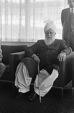iamSCG's tweet photo. Khalifatul Masih III: Hazrat Mirza Nasir Ahmad (rh)
Eldest son of Khalifatul Masih II. Launched major projects like Fazle Umar Foundation and Nusrat Jahan Scheme. Popularised the motto “Love for All, Hatred for None.”
#KhilafatForPeace https://t.co/RKNC8oA9do