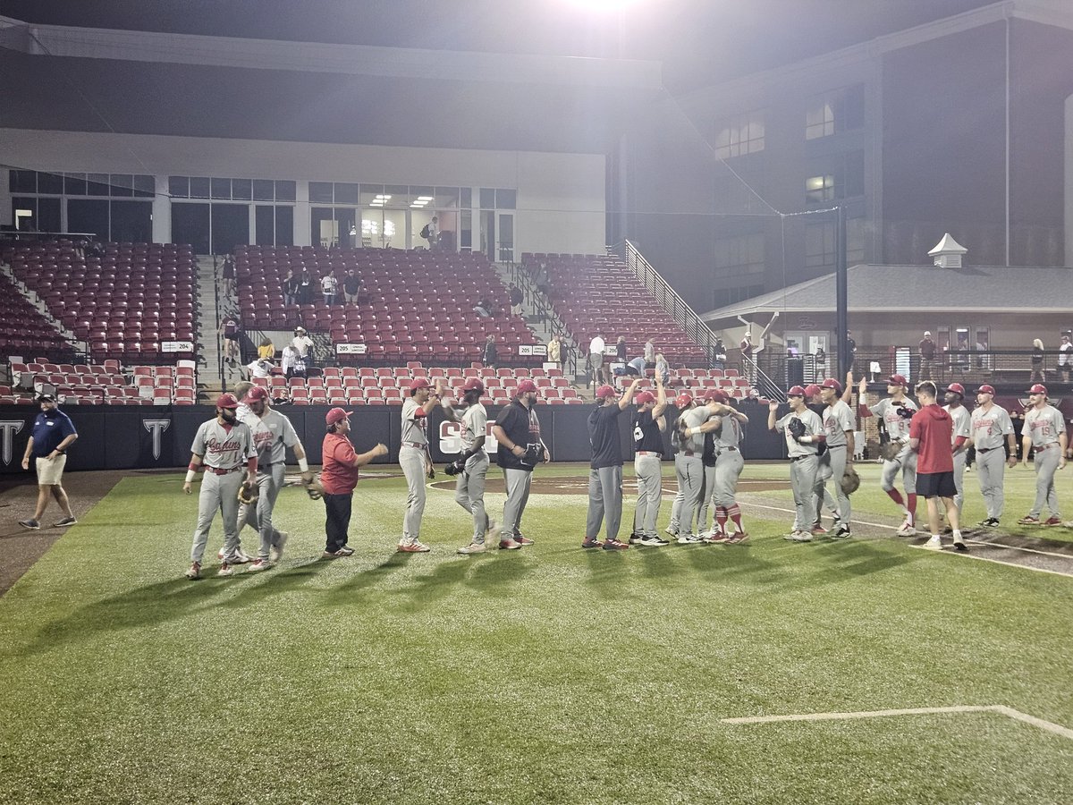 ULDiamondClub's tweet photo. #CajunsWin
#GeauxCajuns
#WeAreLouisiana #BaseballLife #NCAABaseball #SunBeltBSB https://t.co/eavVswmBrn