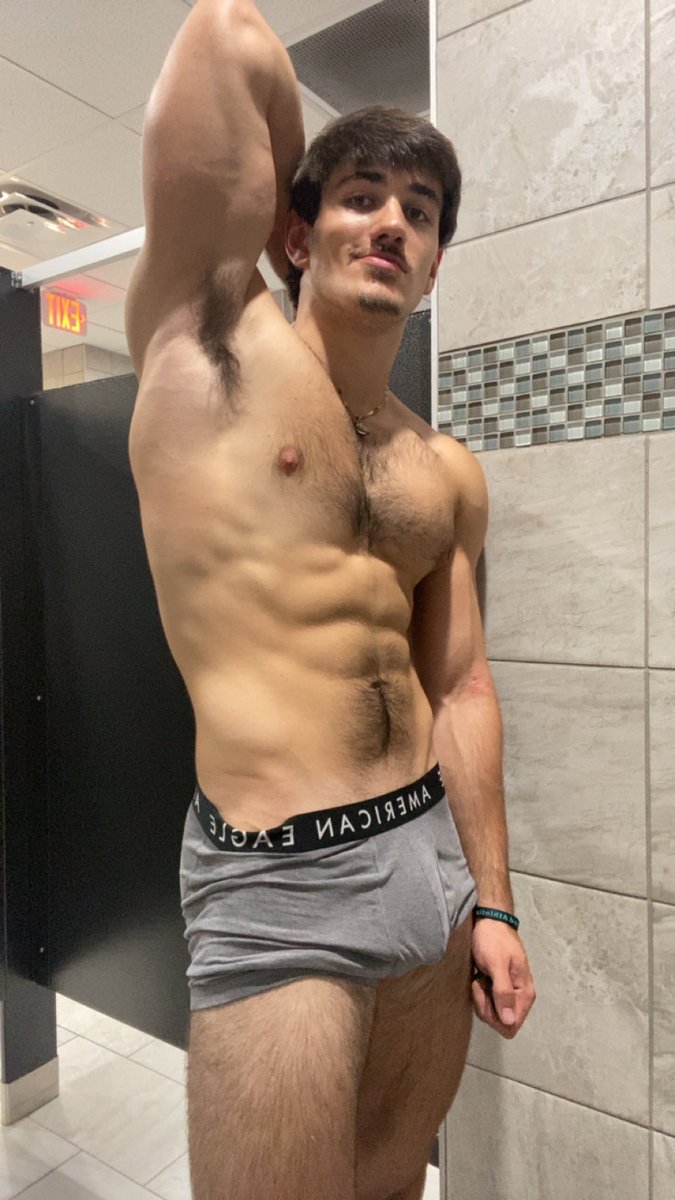tonyainttny's tweet photo. Your paycheck looks better in my hands🫴🏼💵 https://t.co/Xqc1oiJzyx