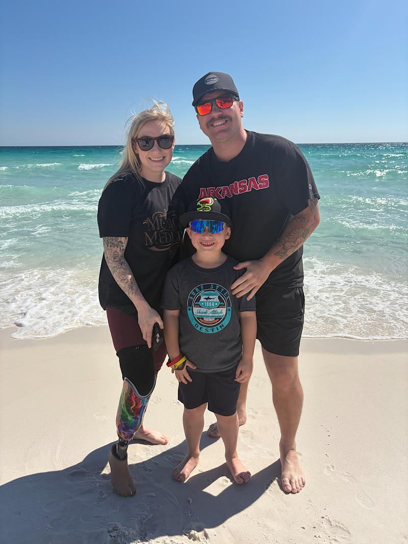 Dillonfryar23's tweet photo. I’m a finalist in Holiday Surf &amp; Racquet Club’s Story Contest. Help me rally votes: https://t.co/oqWtVvLyxP @HolidaySurfRC https://t.co/M8wvwfGLJn