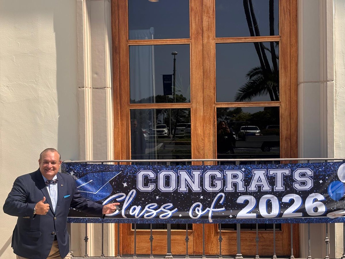 MrBelt's tweet photo. Master of Law. LLM en la Escuela de Derecho de University of San Diego (USD) 🇺🇸 👏 https://t.co/aWriDXSEaP