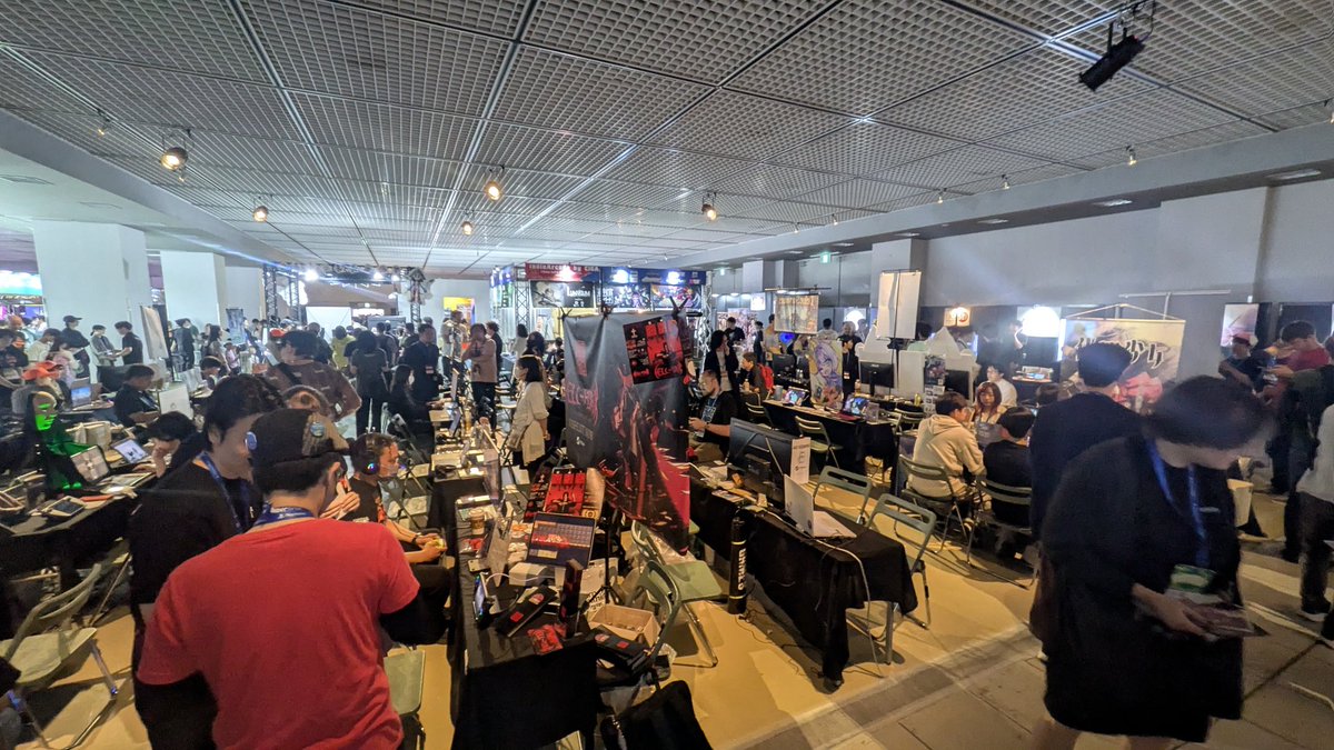 ikaten_retro's tweet photo. #BitSummitPUNCH 楽しい！
UFO BIGデカいなぁ🛸 https://t.co/gvg7c2jrM1