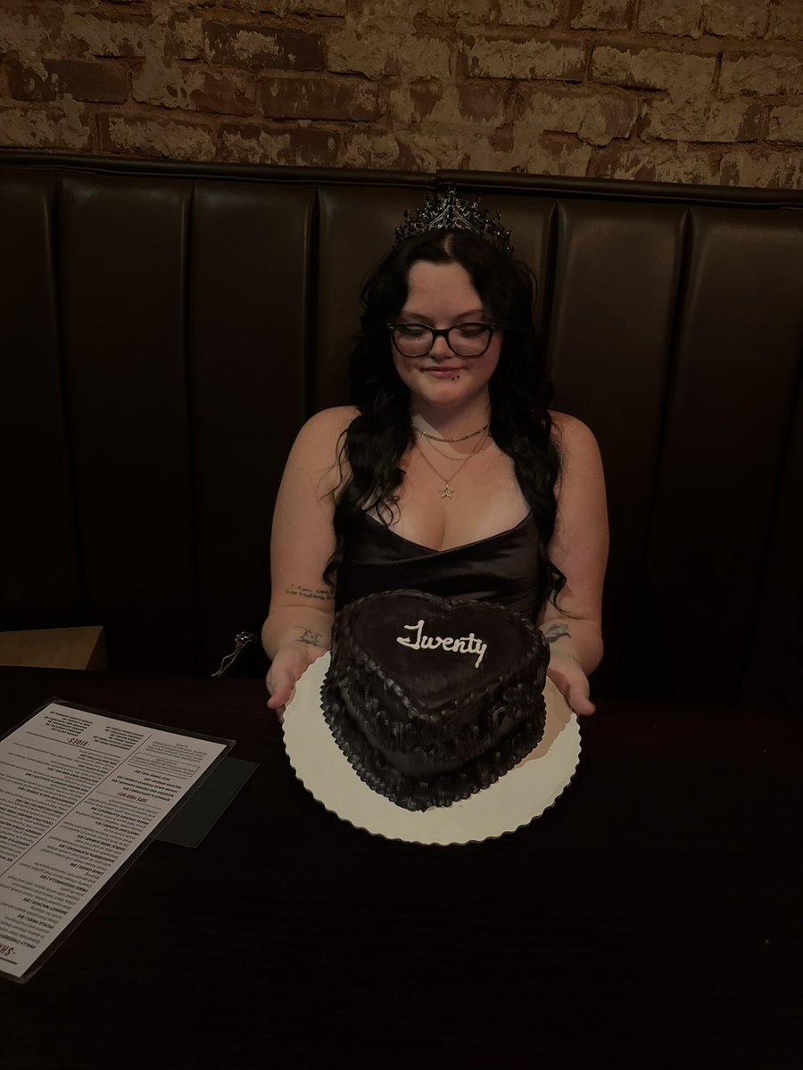 lcveprnce's tweet photo. best bday dinner ever at nic &amp; normans🖤 https://t.co/eWoEcxcPCo