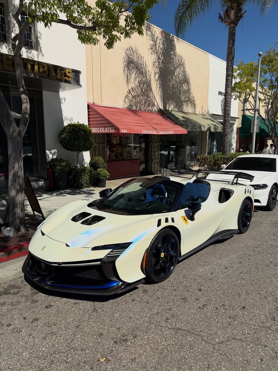 Car Hub tweet media