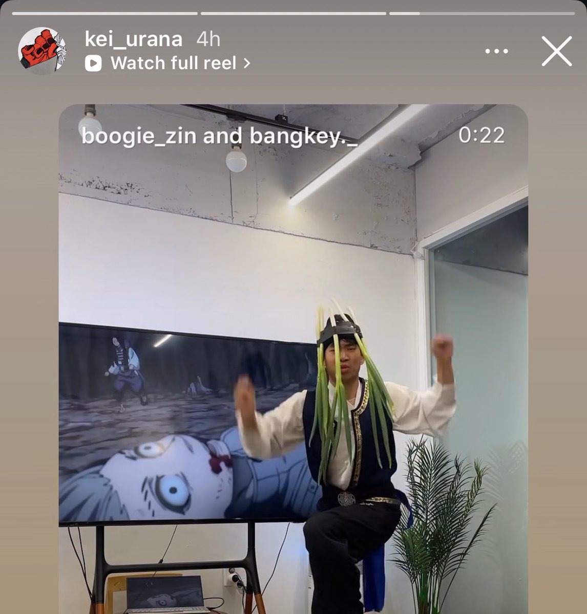 Emperor6477404's tweet photo. @Ultima_Undead The fact that this picture was the reason. I seriously don't think she had any intention. She just found a low budget cosplay funny 😭 https://t.co/v0mIzULJkS