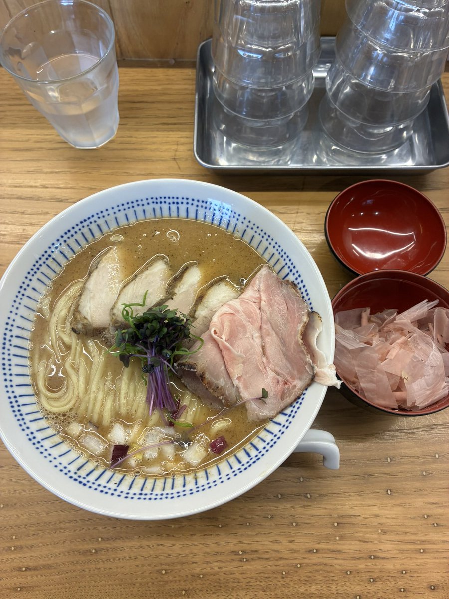 えむ tweet media