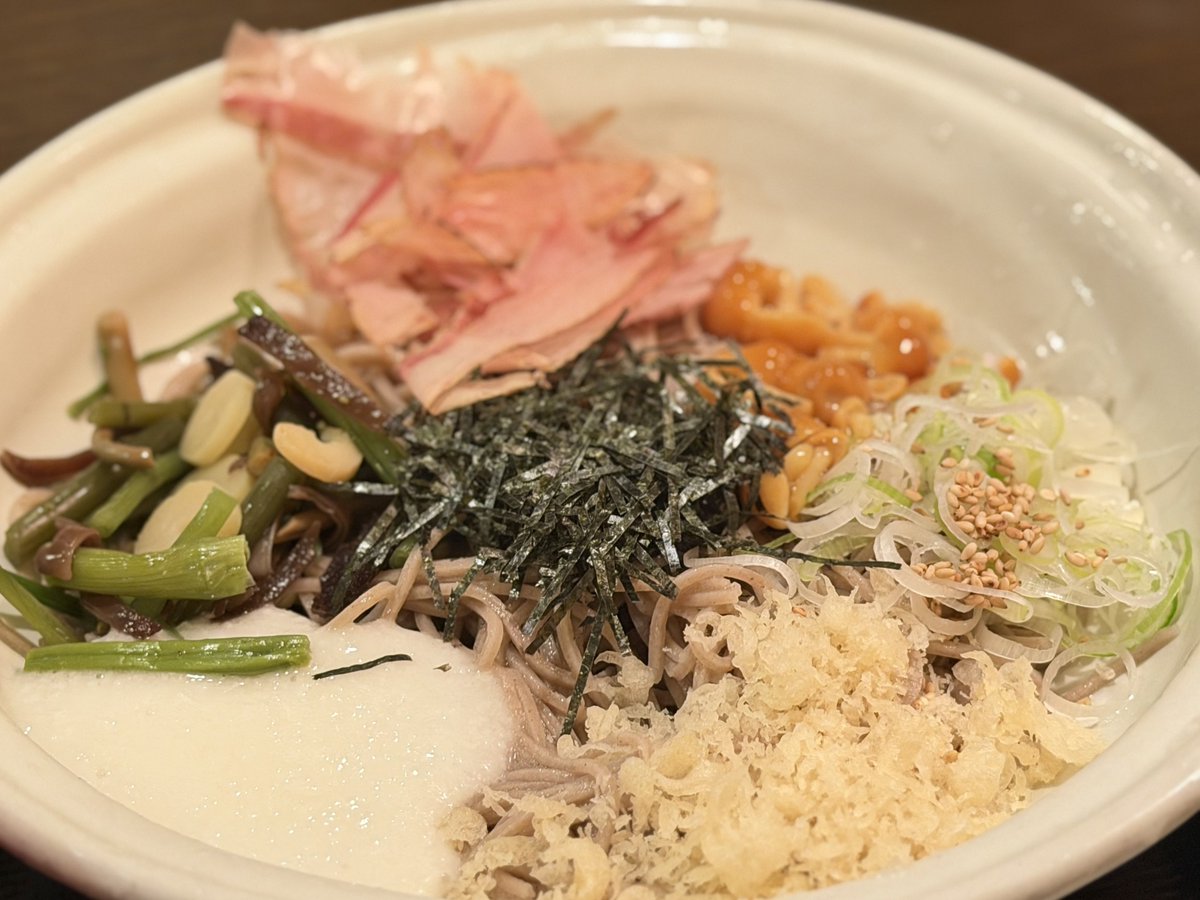 poperpeco's tweet photo. 551並びすぎ
よって蕎麦✌️ https://t.co/Ku9mDsHXDl