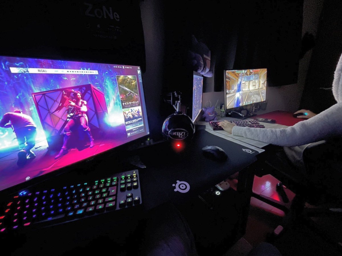 Fr_04l0's tweet photo. PC部屋使わなくなって物置になっちゃったから
片付けて、携帯の次に大切なPC達を出してもう一度復活させるかー！？

次回 元ゲーマー〇婦 VALO APEX 復活か！？ https://t.co/fqd2YweOJa