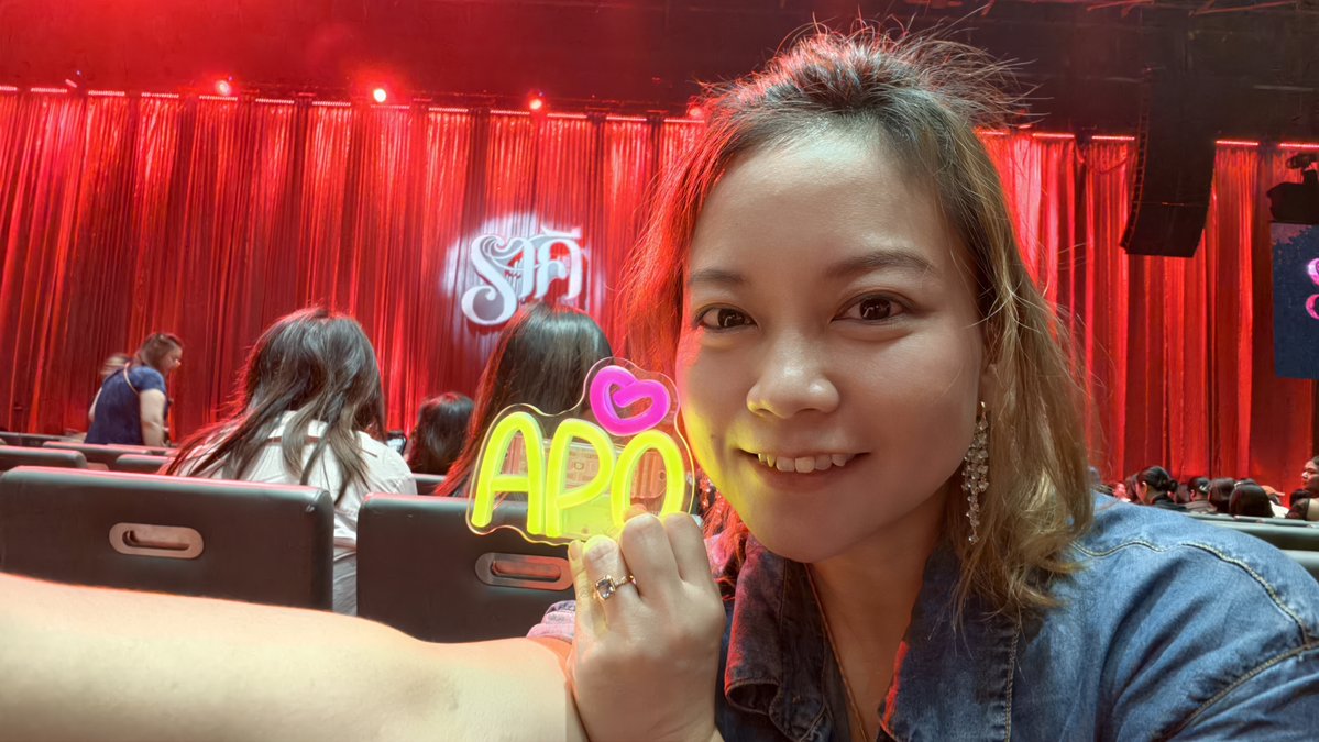 ApoNattawinSG (Having kitkat) tweet media
