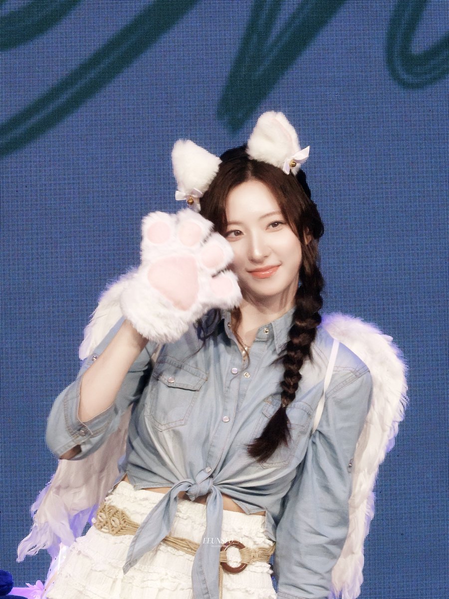 따따 tweet media