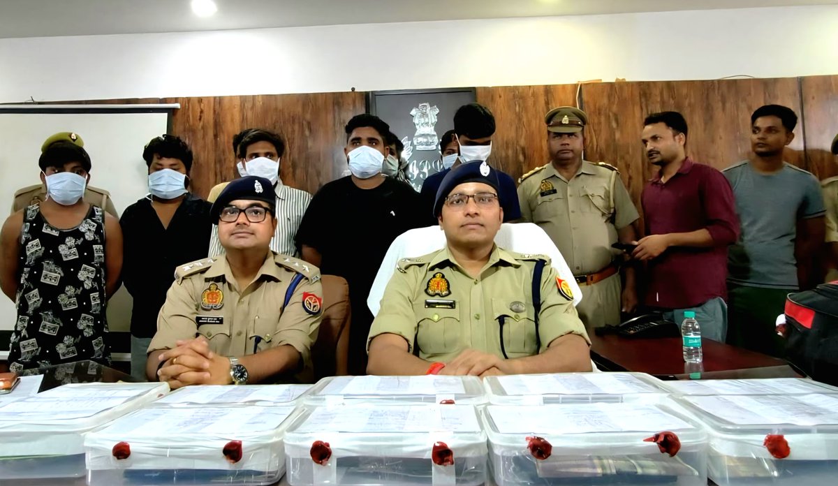 IPSVineet's tweet photo. .@gondapolice द्वारा म्यूल खातों से करोड़ों की ठगी करने वाले गिरोह के 09 सदस्य गिरफ्तार, 347 पासबुक,177 एटीएम किट,22 आधार कार्ड,10 मोबाइल,09 पैनकार्ड, 02 स्टैम्प,02 चेकबुक, 03 सिम, 03 मोटरसाईकिले बरामद, लगभग 14 करोड़ 87 लाख 6 हजार रू0 विभिन्न खातो में फ्रीज-

#UPPCracksCyberCrime https://t.co/f8SxjNLM8g