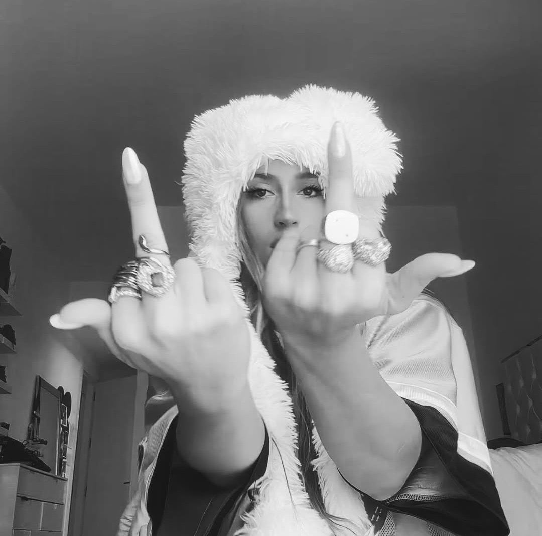 val.angelbaby🪽 tweet media