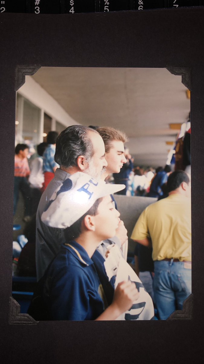 maumorgut's tweet photo. @UNAM_MX @paux_gr @PumasMX Haber ganado el título el 22 de junio de 1991 con mis padres y mi hermano. El día del #tucazo . Mañana vendrá otro igual o mejor. https://t.co/MxRK8fPQtr