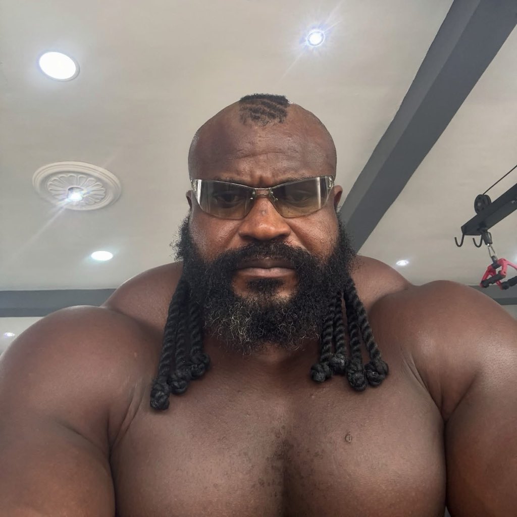 AchisonJen30821's tweet photo. He slapped ur Mum..what will u do? https://t.co/aiqfgO3lJH