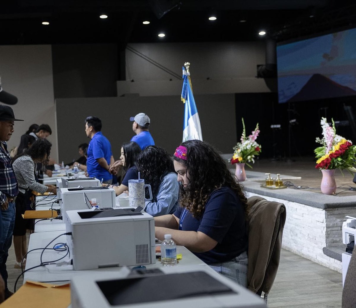 ConsGuatAtlanta's tweet photo. El CONSULADO GENERAL DE GUATEMALA EN ATLANTA concluyó el segundo día de jornada del Consulado Móvil en la ciudad de Mobile, Alabama, brindando atención a la comunidad guatemalteca mediante servicios de documentación, protección consular y Registro Civil.
#GuatemalaCercaDeTi 🇬🇹 https://t.co/1Uy9dcT4PI