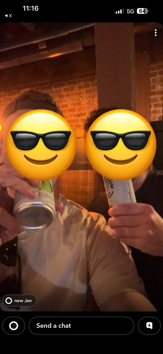 ChillGuyRick's tweet photo. Getting lucky at the irish pub @Pack_Man1919  (yes it’s a white claw fight me pussies) https://t.co/JyHwWiVOad