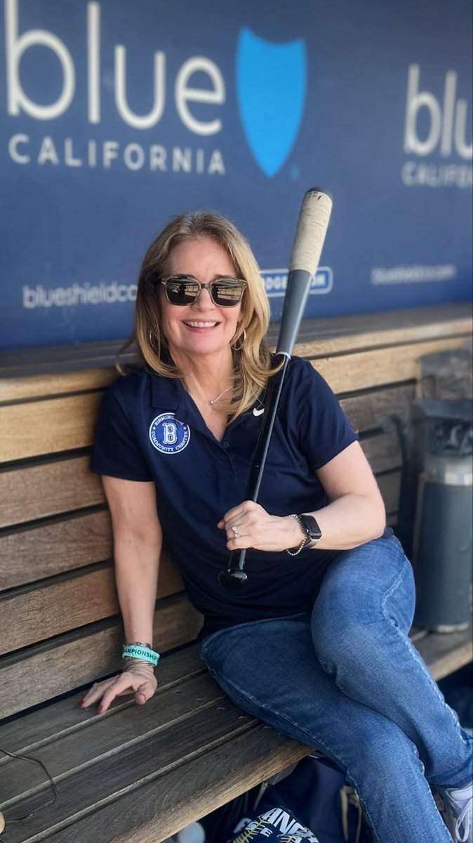 Sunnie79's tweet photo. In the Dugout…#Dodgers https://t.co/tV15E1hYqT