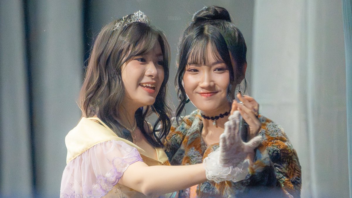 AriobimoY's tweet photo. kesayangan 💗🫶 @Delynn_JKT48 @Lily_JKT48 https://t.co/78a6gtkb6X