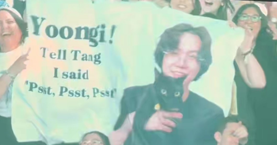 sucreyoongi's tweet photo. “yoongi! tell tang i said psst, psst, psst” 😭😭😭 https://t.co/od5LJCrDVi