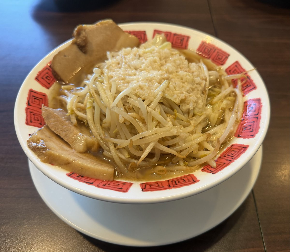 mizz42's tweet photo. バミ郎そば バーミヤン佐久店@佐久市
アブラマシめちゃ美味い、ニンニクは別皿。
#バミ郎 #バーミヤン https://t.co/wDqOb08LsW