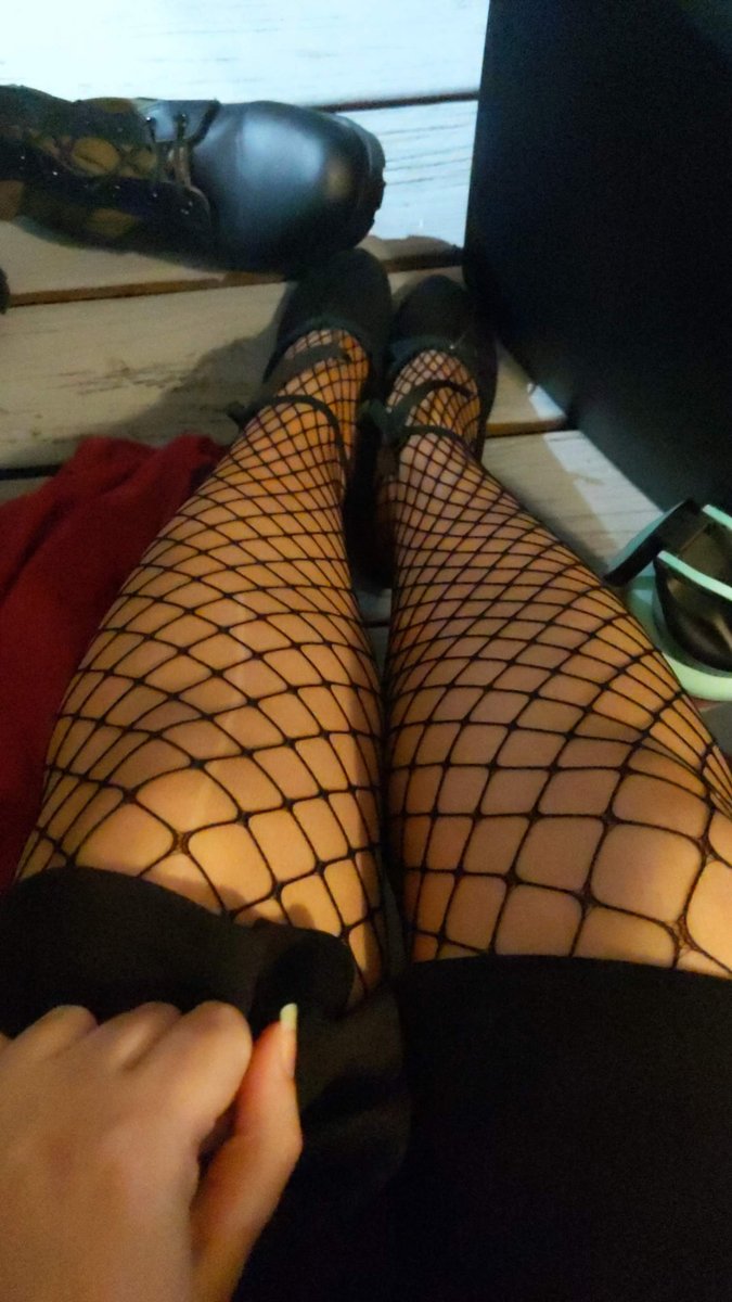 LamplitLullaby's tweet photo. Anyone need company tonight? 💜
no need to be a stranger ✨
Message me 💛
#gfe #girlfriendexperience #pso #spicycalls #onlinesw #phonesexoperator #niteflirt #talktome #sincats #cozyconversation #lonely #deepconversation #nsfwtwtًً #swtwt #spicyaccountant #sexy #phonesex https://t.co/F2tAS9aGVf
