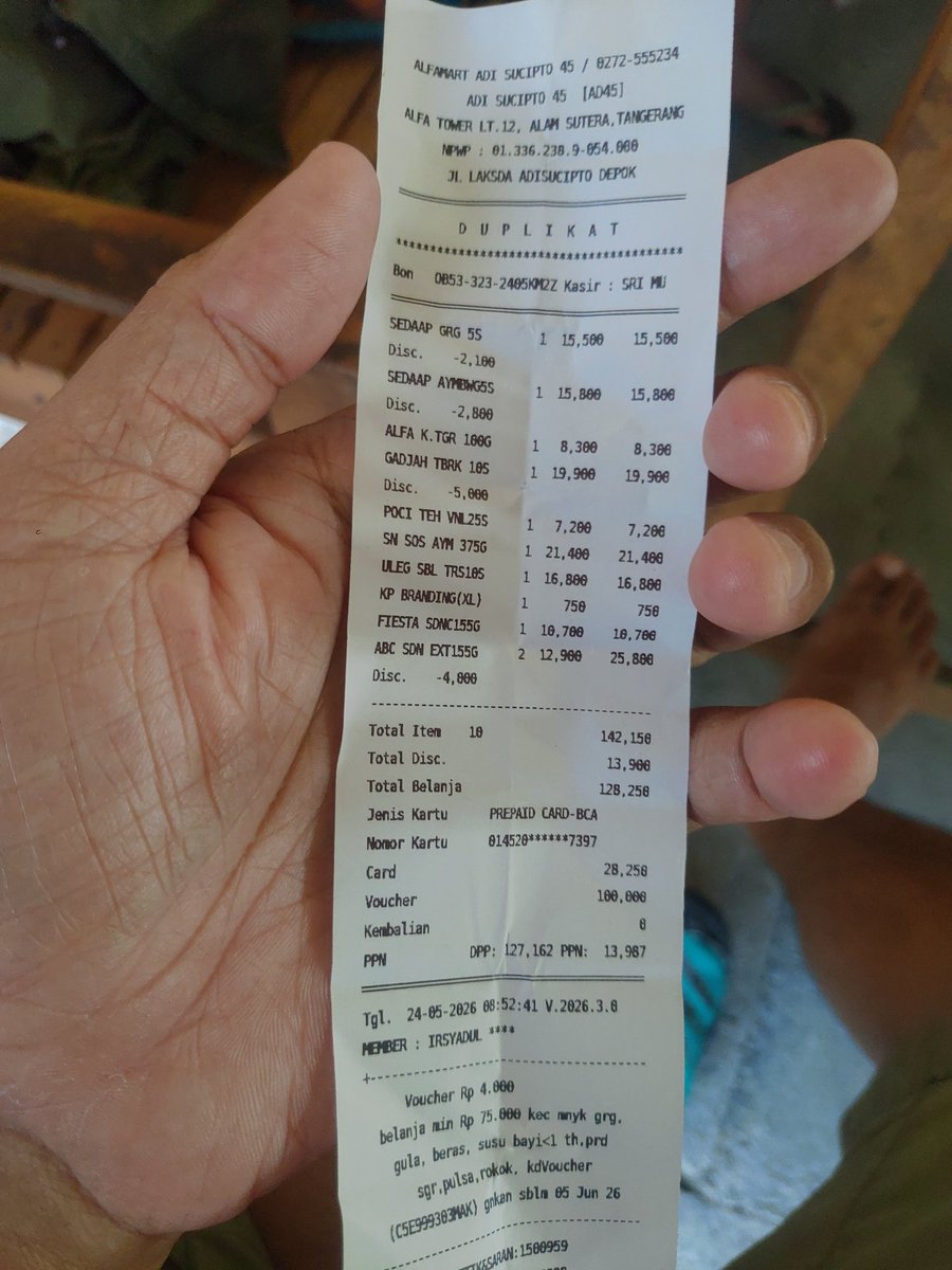 ibad_here's tweet photo. Yang pengin voucher 100 ribu dari aplikasi "bing" by Microsoft, monggo klik ini  https://t.co/jQTXXWMISg https://t.co/BIX8I8KEo7