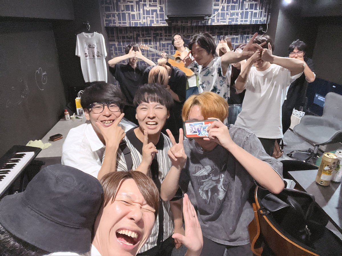 Utaite_labo's tweet photo. 東京・名古屋・大阪で
RECスタジオやってます！
⁡
宅録の限界、感じてませんか！？
⁡
4年間で400名以上が
Studio TFSから歌ってみたデビュー！
⁡
「自信がない」「まだ早い」
そう思ってるなら一言だけ…
⁡
まずはやってみよう！😆
⁡
各店舗の情報は↓
📍東京店Xアカウント
@StudioTFS_tokyo
公式LINE👉 https://t.co/lzXMSiN918
⁡
📍名古屋Xアカウント
@StudioTFS_osaka
公式LINE👉 https://t.co/7Xvi8BPSgV
⁡
📍大阪店Xアカウント
@StudioTFS_osaka
公式LINE👉 https://t.co/zkctbpINHI