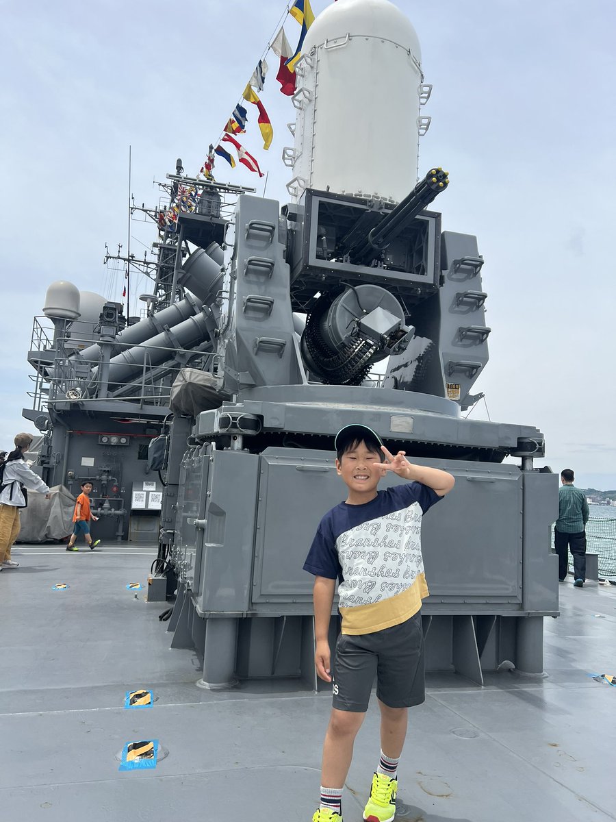 urano1979's tweet photo. 護衛艦とね
一般公開へ。
いろいろ教えていただきありがとございました😊

#護衛艦とね　#門司港みなと祭り https://t.co/GqjXNN1Whp