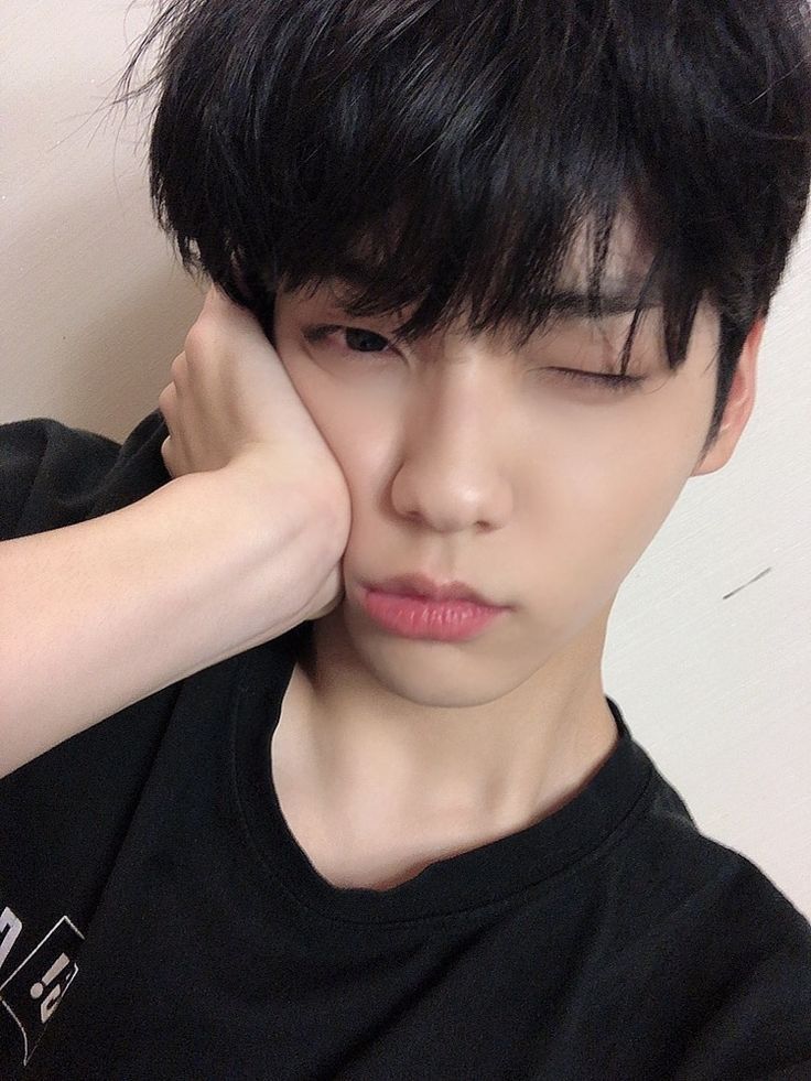 빈이. tweet media