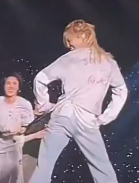 jen⁷ tweet media
