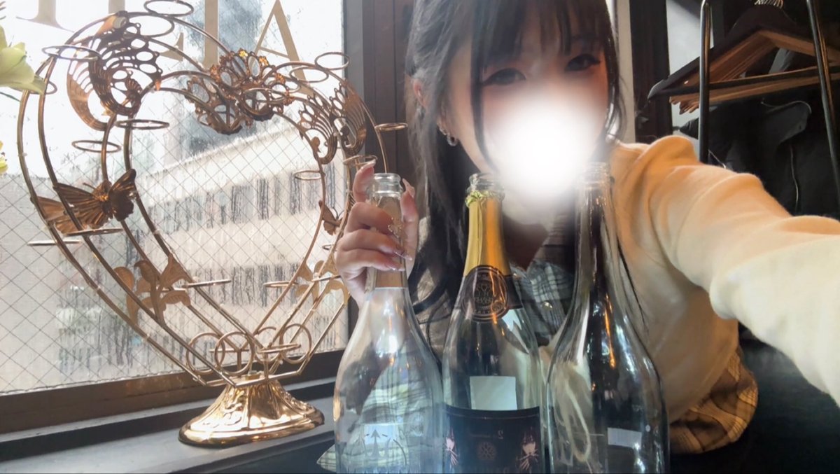 x00ily's tweet photo. 21歳の誕生日終わった〜߹𖥦߹♥
今までで1番幸せな誕生日でした🥂✨️
ダリア2周年とあわせてお祝いしてくださった方々本当にありがとうございました💘💘

久しぶりにダリアのお客様に会えたのも嬉しすぎた꒰ᐡ⸝⸝ㅠ ·̫ ㅠ⸝⸝ᐡ꒱
後祝いもお待ちしてます🎶🎶 https://t.co/gBINiX2bDJ