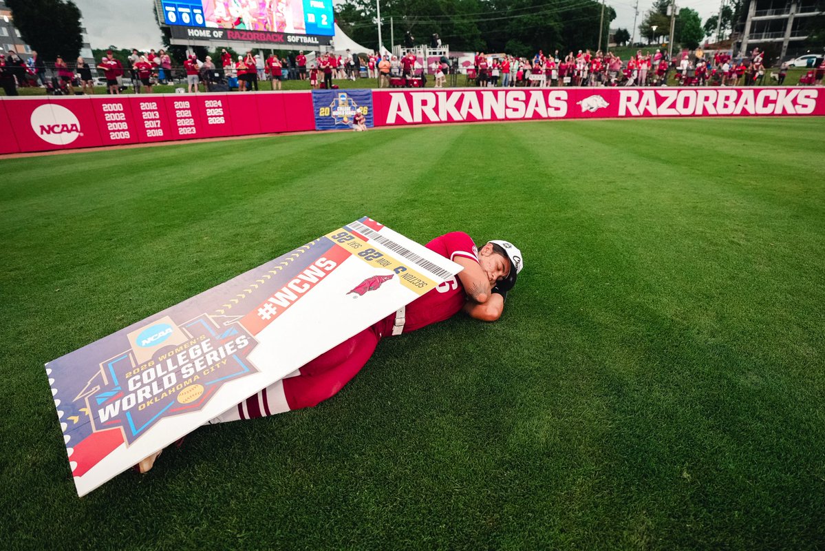 Arkansas Softball tweet media