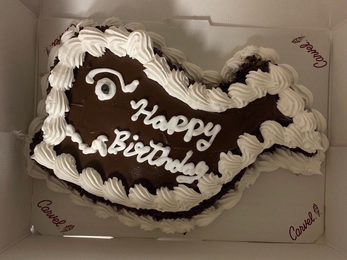 JohnMaring2's tweet photo. The Birthday Gift That Keeps On Giving! 🔁 #HBD @AliBaumanTV &amp; 😃 Memorial Day! 🇺🇸 Go, Flyers! 🧡🪽🖤 Go, Jets! 💚🤍 Go, Bills! 💙🤍 #AliBaumanTV #BirthdayGirl 🥳🎂🎀🎁🎈🎊🎉 #FudgieTheWhale 🐳 #IceCreamCake 🍫🍨🎂 #FudgeYeah 😋 #TheBig 3️⃣3️⃣ #IgniteTheOrange #JetUp #BillsMafia https://t.co/hSPkzOwFlP