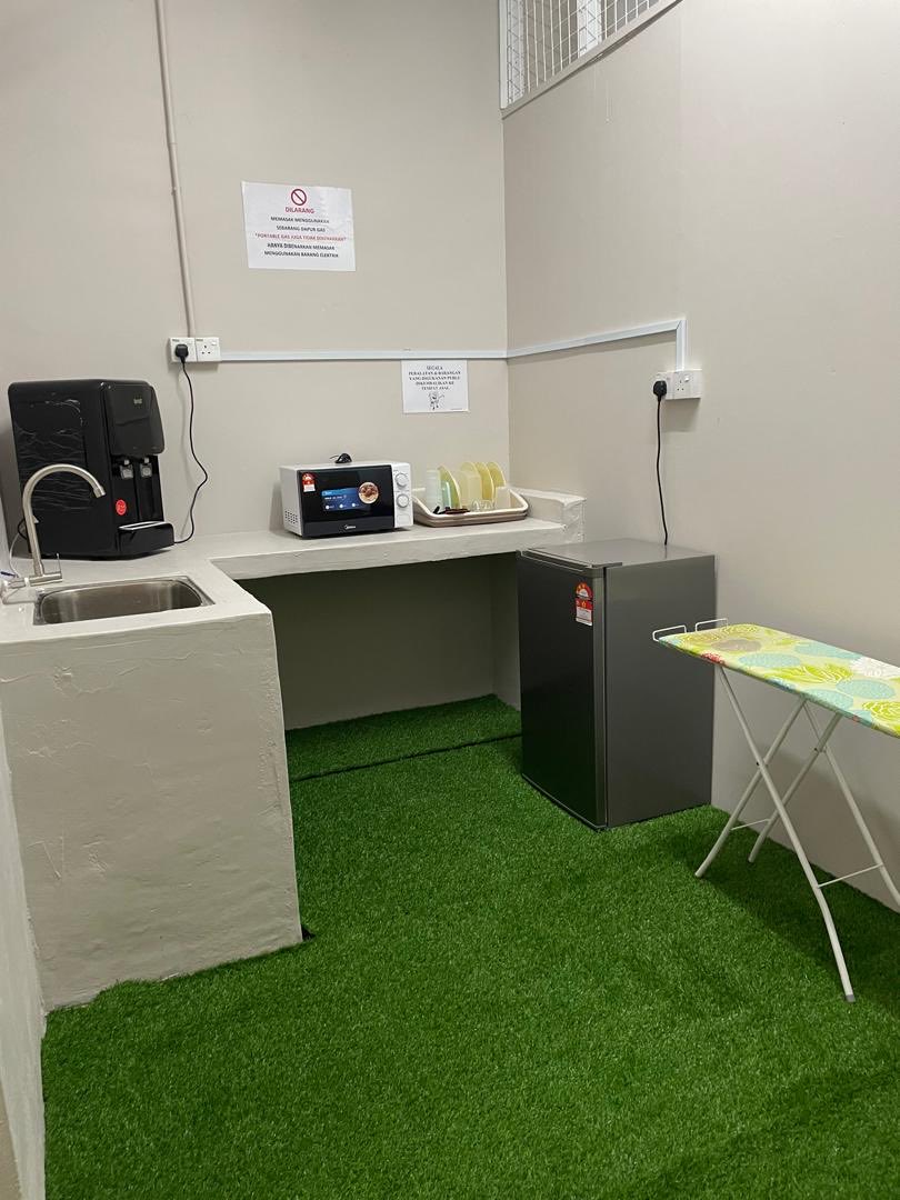 missRoseRosely's tweet photo. HOSTEL PEREMPUAN/BILIK SEWA
🚦khas untuk perempuan sahaja
* 🏡 Alamat 👇🏻
NO.B30,JLN IM 3/11, B.I.M POINT, INDERA MAHKOTA KTN PAHANG
✅✅RM350/month termasuk bil air letrik
bayaran untuk kemasukan ✅RM700

https://t.co/zKRNq5IYjV

@kuantan4u @TV_Kuantan @KuantanTV @KuantanPublic https://t.co/tkzlnoDnnR