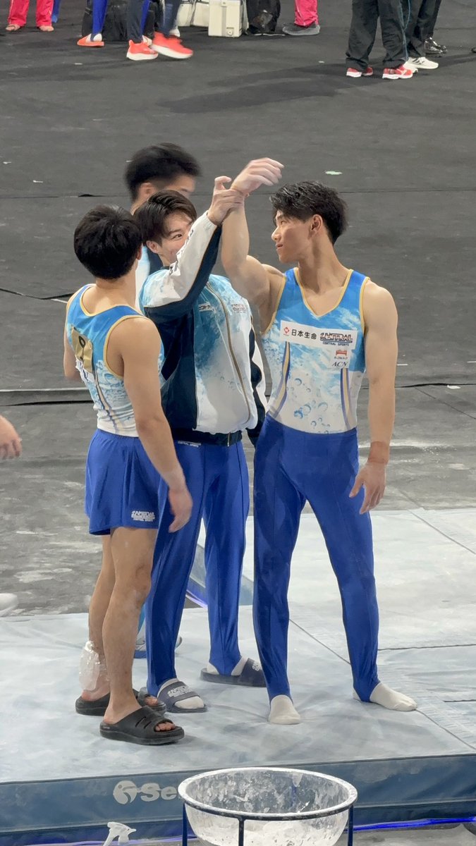 Kingsleyyuen2's tweet photo. お疲れ様でした!💐🥰

#橋本大輝 
#土井陵輔 
#谷川航 
#体操NHK杯Day2 https://t.co/58KJqCSdpT