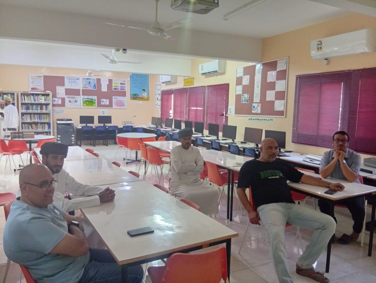 abuzaidschool's tweet photo. ضمن جهود تطوير المهارات التعليمية ومواكبة التقنيات الحديثة، قدّم الأستاذ محمد عبدالتواب مشغلًا تدريبيًا حول توظيف الذكاء الاصطناعي في تعليم اللغة الإنجليزية استعرض  عددًا من الأدوات والتطبيقات الحديثة التي تسهم في تنمية مهارات التعلم والتفاعل داخل الصف الدراسي
#تعليمية_الداخلية https://t.co/iZKSElTgOa