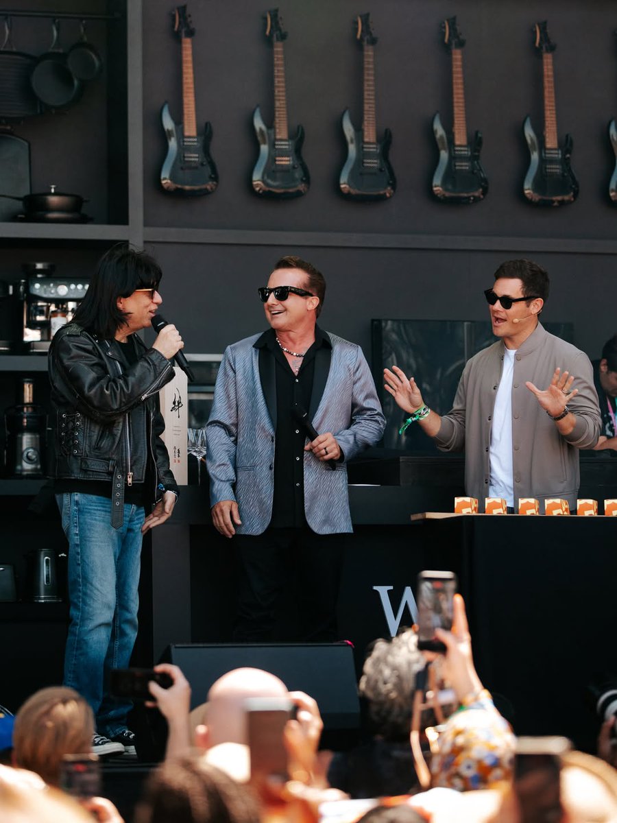 greenday_ita's tweet photo. Trè Cool hitting the Williams Sonoma Culinary Stage 23/5/2026

📷@chellestagram @bottlerocknapa

#greenday #trecool https://t.co/ZwSBqO40hT