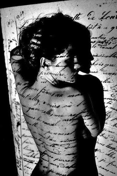 SakuraaHanako's tweet photo. Let me crawl
Into your words 
And get swallowed
By your poetry https://t.co/mYIaamVrQe