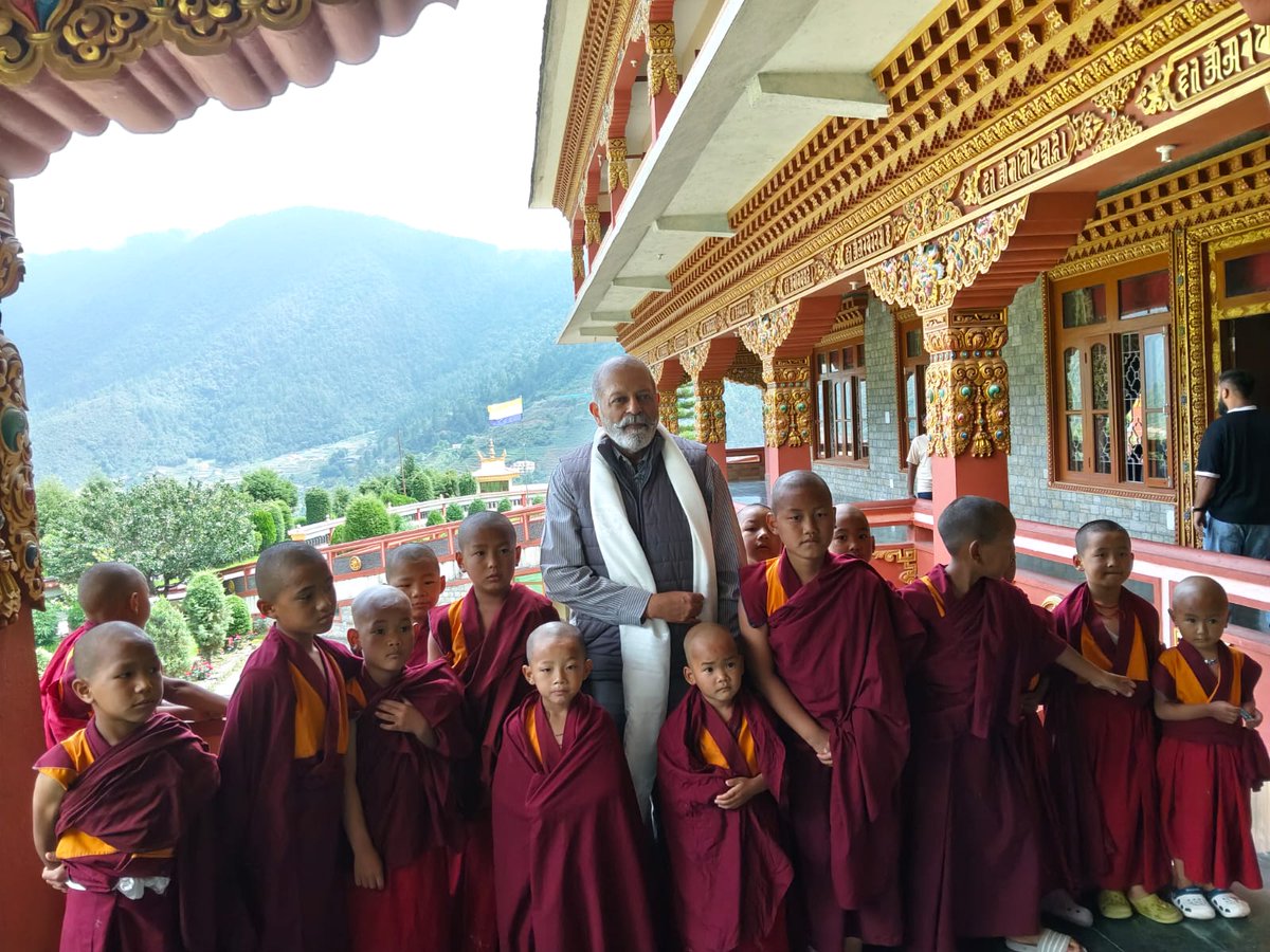 IDSAIndia's tweet photo. DG @SujanChinoy and the @IDSAIndia team began their visit to 4th Bn. Dirang @ITBP_official #ITBP by paying respects at Thupsung Dhargye Ling Buddhist Monastery during the auspicious month of Shravan. DG also interacted with little budding monks! https://t.co/pCIddL9O4O
