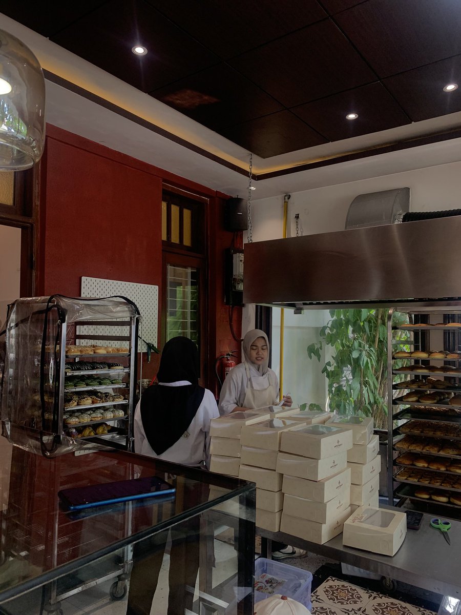 solvethatbtch's tweet photo. 📍Anita Bakery https://t.co/MO22OPXNPu