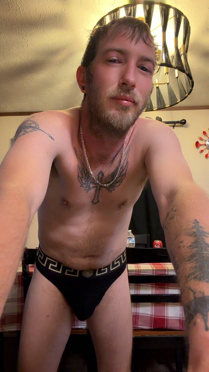 DaddyLJ843 tweet media